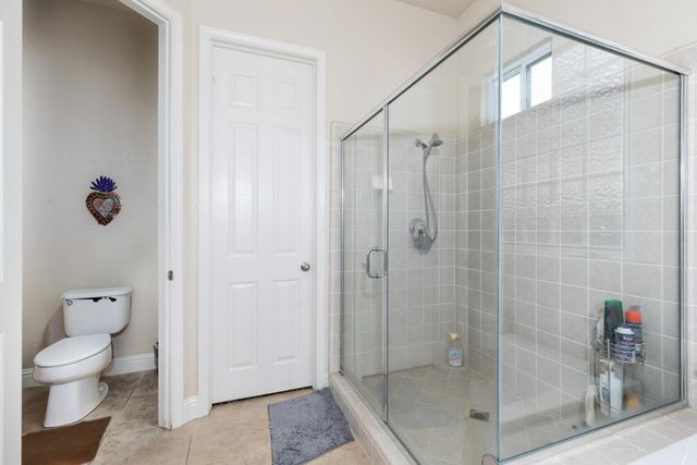 1827 N Joshua Avenue, Clovis, CA 93619