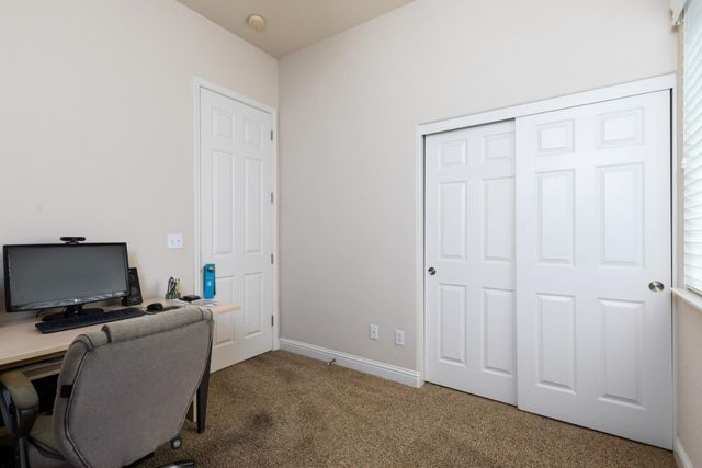 1827 N Joshua Avenue, Clovis, CA 93619