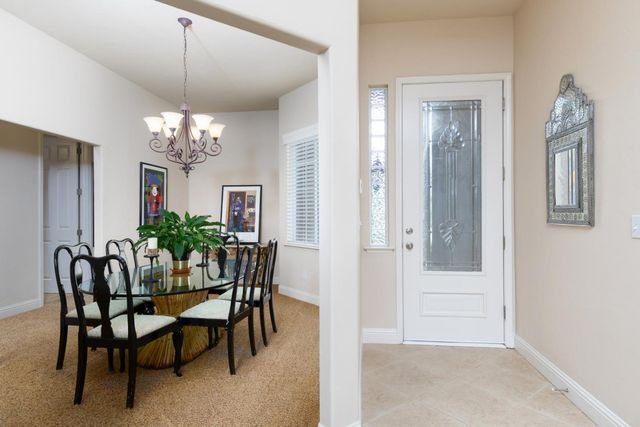 1827 N Joshua Avenue, Clovis, CA 93619