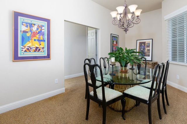 1827 N Joshua Avenue, Clovis, CA 93619