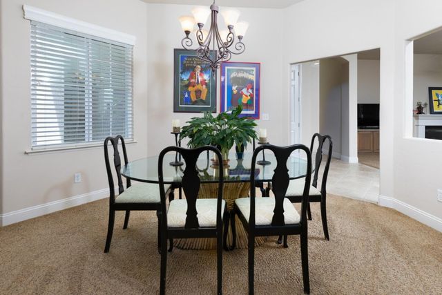 1827 N Joshua Avenue, Clovis, CA 93619