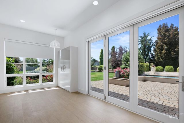2020 E Barclay, Meridian, ID 83646