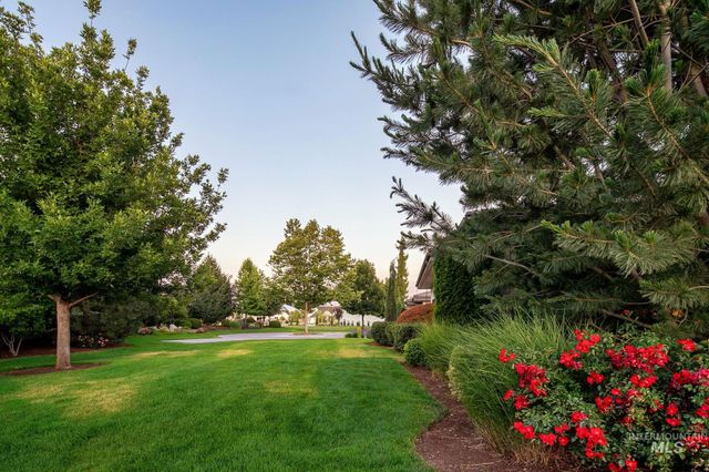 2020 E Barclay, Meridian, ID 83646