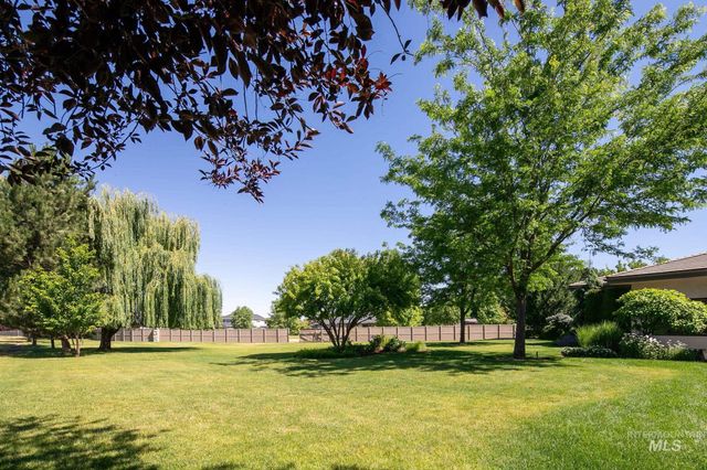 2020 E Barclay, Meridian, ID 83646