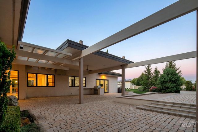 2020 E Barclay, Meridian, ID 83646