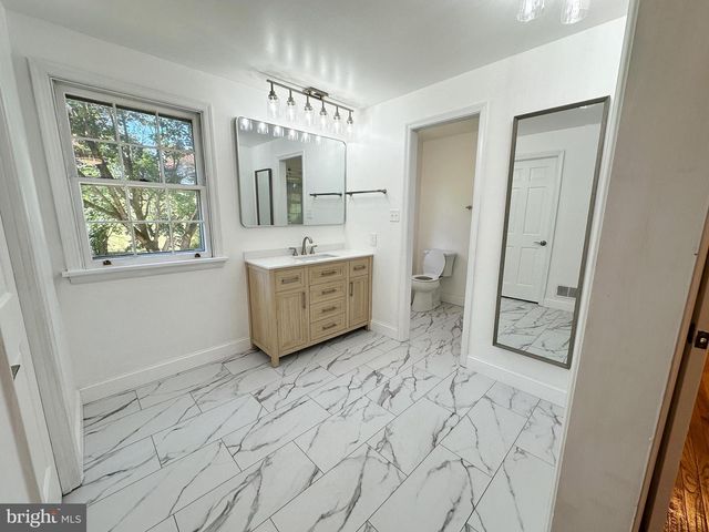 370 HIGHLAND RD, West Chester, PA 19382