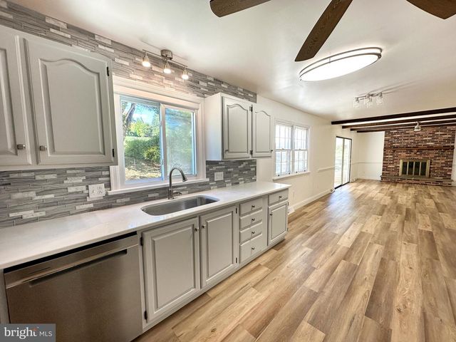 370 HIGHLAND RD, West Chester, PA 19382