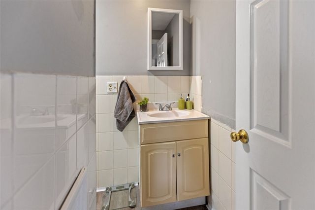 9 Odonnell Avenue, Warwick, RI 02886