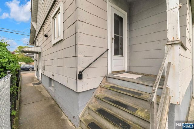179 Dewey Avenue, Totowa, NJ 07512