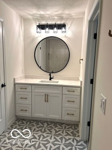 10712 Downing Street, Carmel, IN 46033