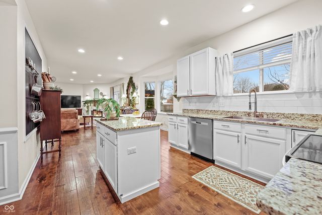 9989 Brightwater Drive, Fishers, IN 46038