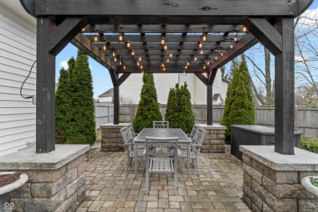 9989 Brightwater Drive, Fishers, IN 46038