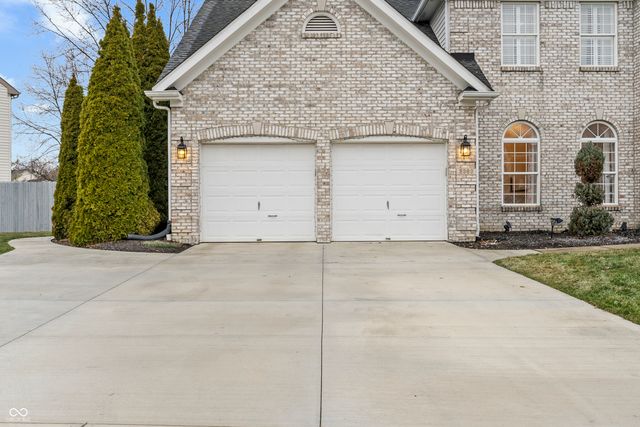 9989 Brightwater Drive, Fishers, IN 46038