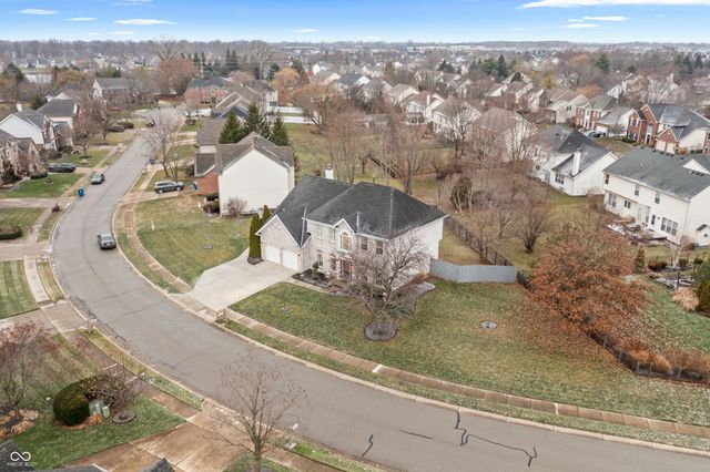 9989 Brightwater Drive, Fishers, IN 46038