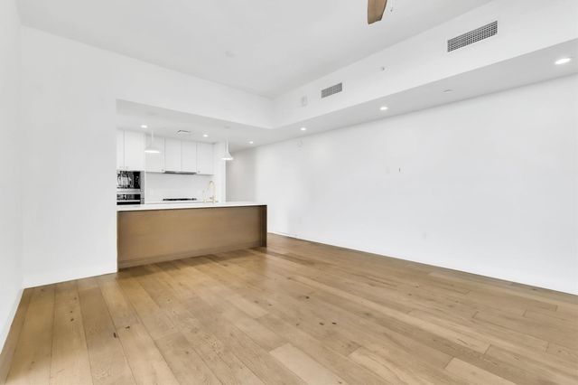 70 Rainey ST 1607, Austin, TX 78701