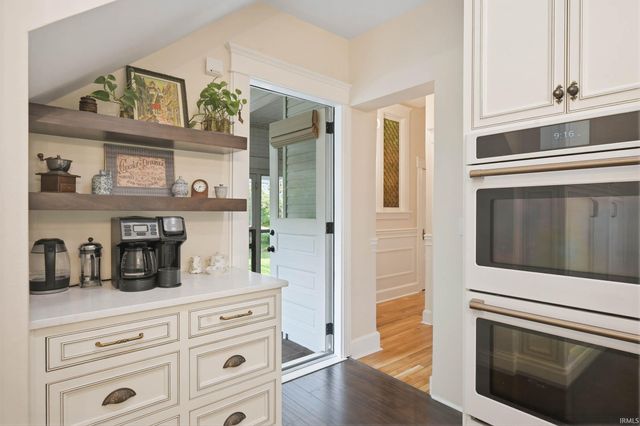 300 E McCullough Boulevard, Muncie, IN 47303