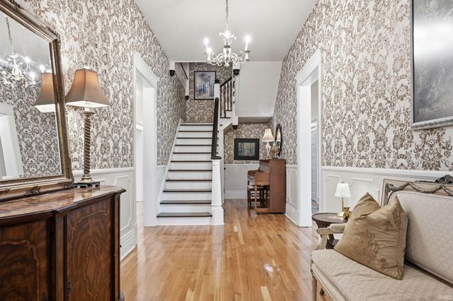 300 E McCullough Boulevard, Muncie, IN 47303