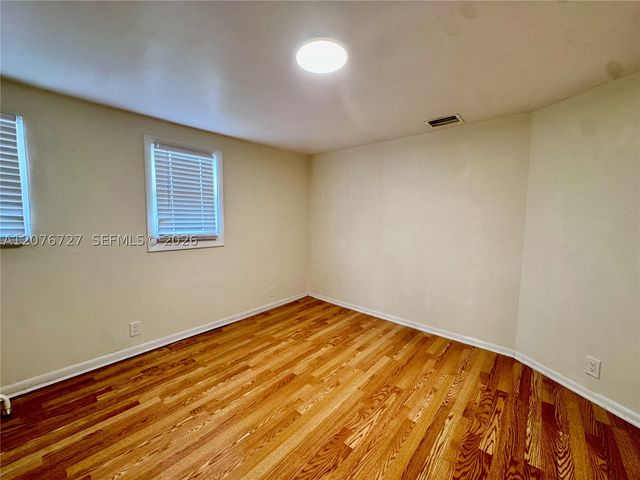 719 Glenn Pkwy, Hollywood, FL 33021