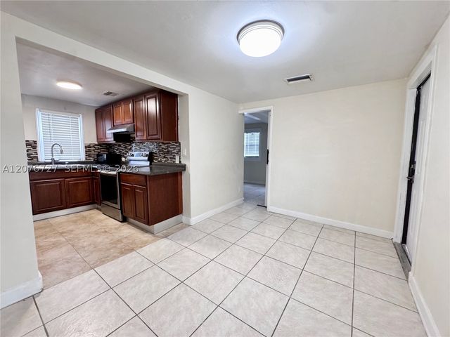 719 Glenn Pkwy, Hollywood, FL 33021