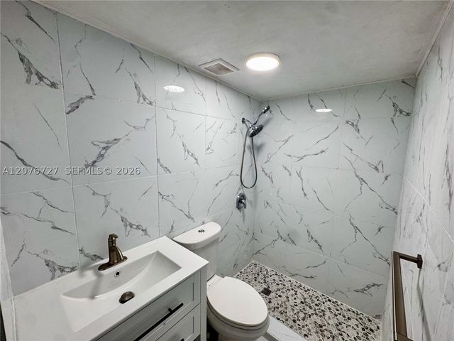 719 Glenn Pkwy, Hollywood, FL 33021