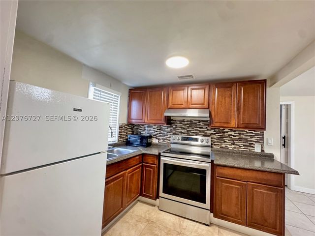 719 Glenn Pkwy, Hollywood, FL 33021