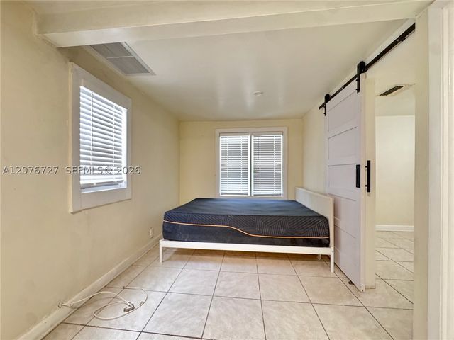 719 Glenn Pkwy, Hollywood, FL 33021