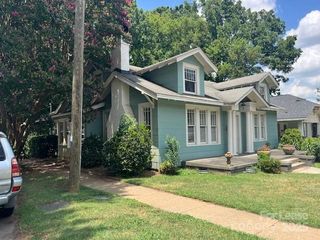 801 Hawthorne Lane, Charlotte, NC 28204