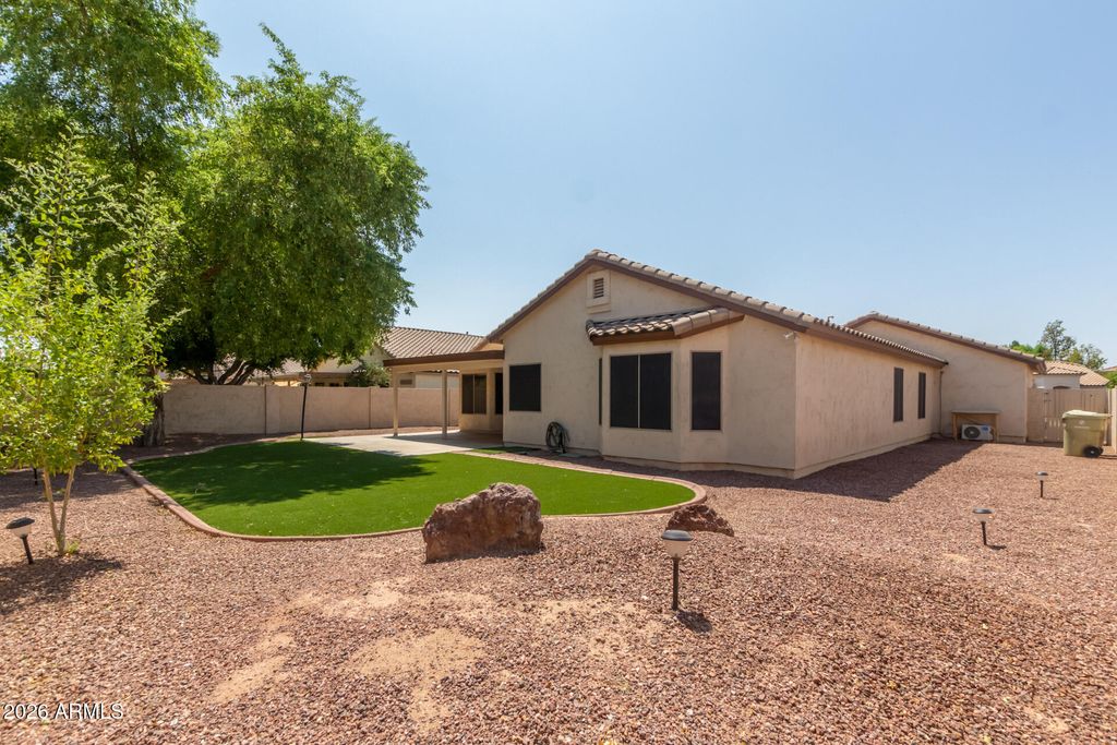 8364 W STELLA Way, Glendale, AZ 85305 — photo 3
