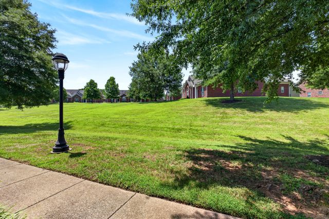 8 Baker Ct, Lebanon, TN 37087