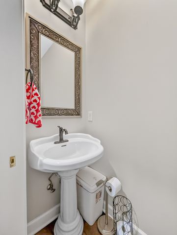 8 Baker Ct, Lebanon, TN 37087