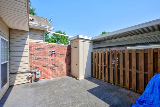 8 Baker Ct, Lebanon, TN 37087