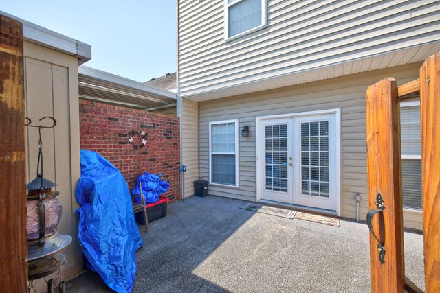 8 Baker Ct, Lebanon, TN 37087