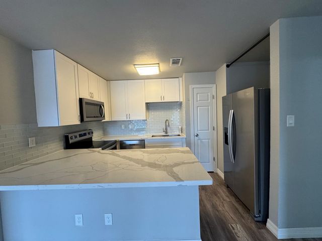 418 Garland Drive 244, Lake Jackson, TX 77566