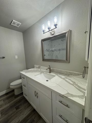 418 Garland Drive 244, Lake Jackson, TX 77566