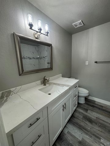 418 Garland Drive 244, Lake Jackson, TX 77566