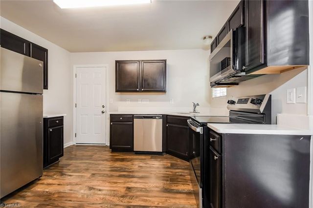 828 Brentwood Park Lane, Rural Hall, NC 27045