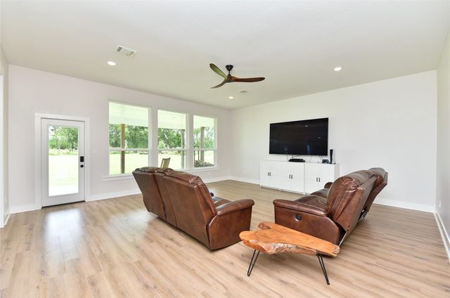 406 County Road 100, Boling, TX 77420