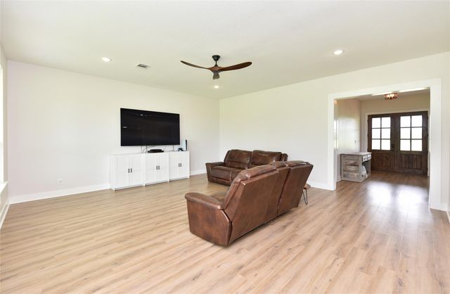 406 County Road 100, Boling, TX 77420