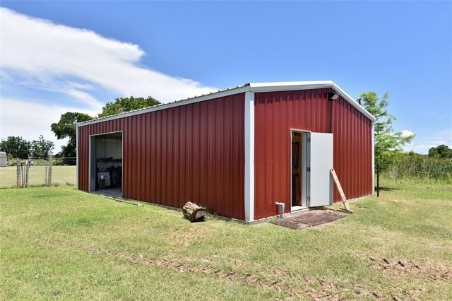 406 County Road 100, Boling, TX 77420