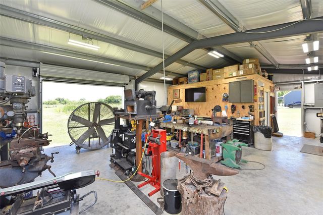 406 County Road 100, Boling, TX 77420