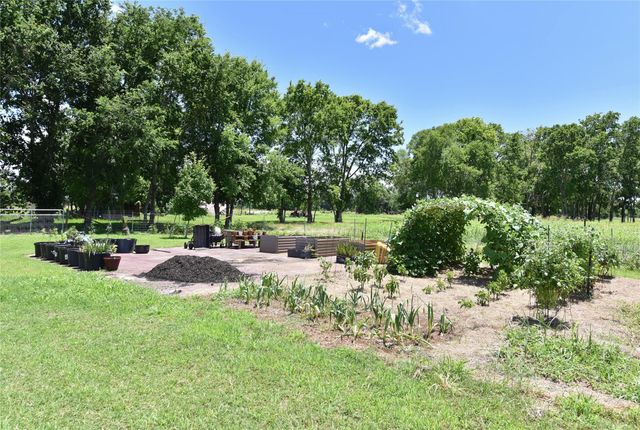 406 County Road 100, Boling, TX 77420