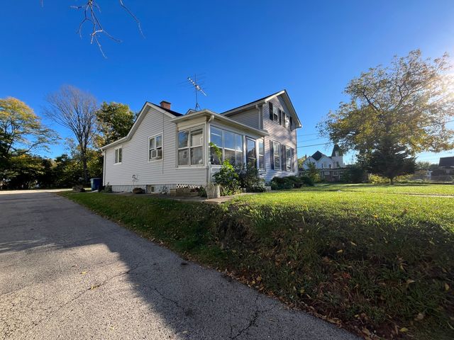 320 Claim Street, Aurora, IL 60505