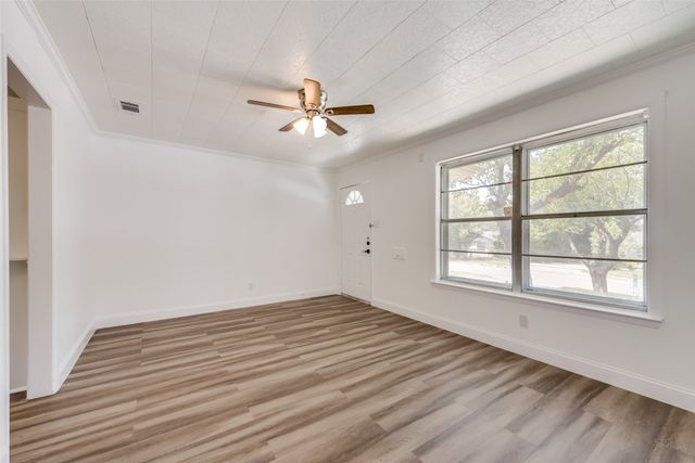 1412 Woodcrest Drive, Mesquite, TX 75149