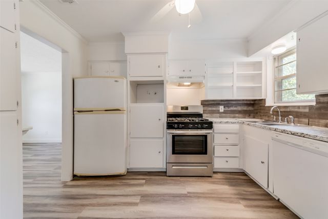 1412 Woodcrest Drive, Mesquite, TX 75149