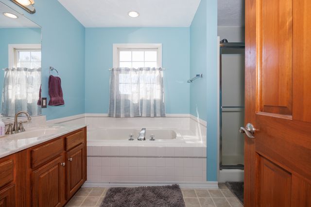 2405 Savanna Road, Bloomington, IL 61705