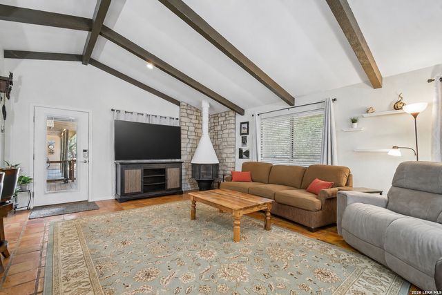 200 OAK VALLEY DR, Wimberley, TX 78676