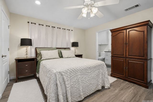 200 OAK VALLEY DR, Wimberley, TX 78676