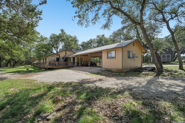 200 OAK VALLEY DR, Wimberley, TX 78676