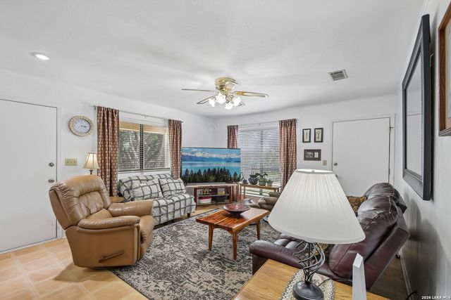 200 OAK VALLEY DR, Wimberley, TX 78676