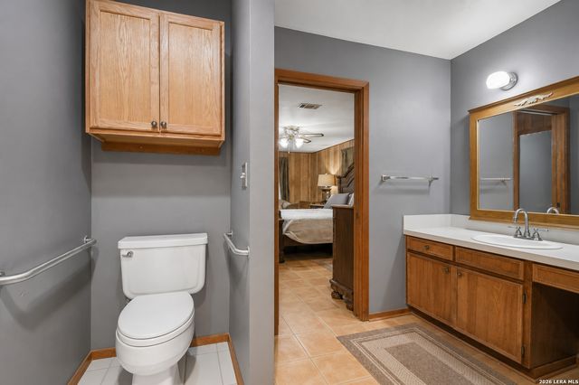 200 OAK VALLEY DR, Wimberley, TX 78676